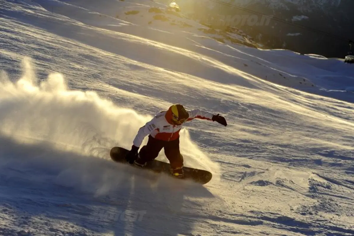 Wrooom 2012: Rossi in sella alla Desmosedici sulla neve! (27)