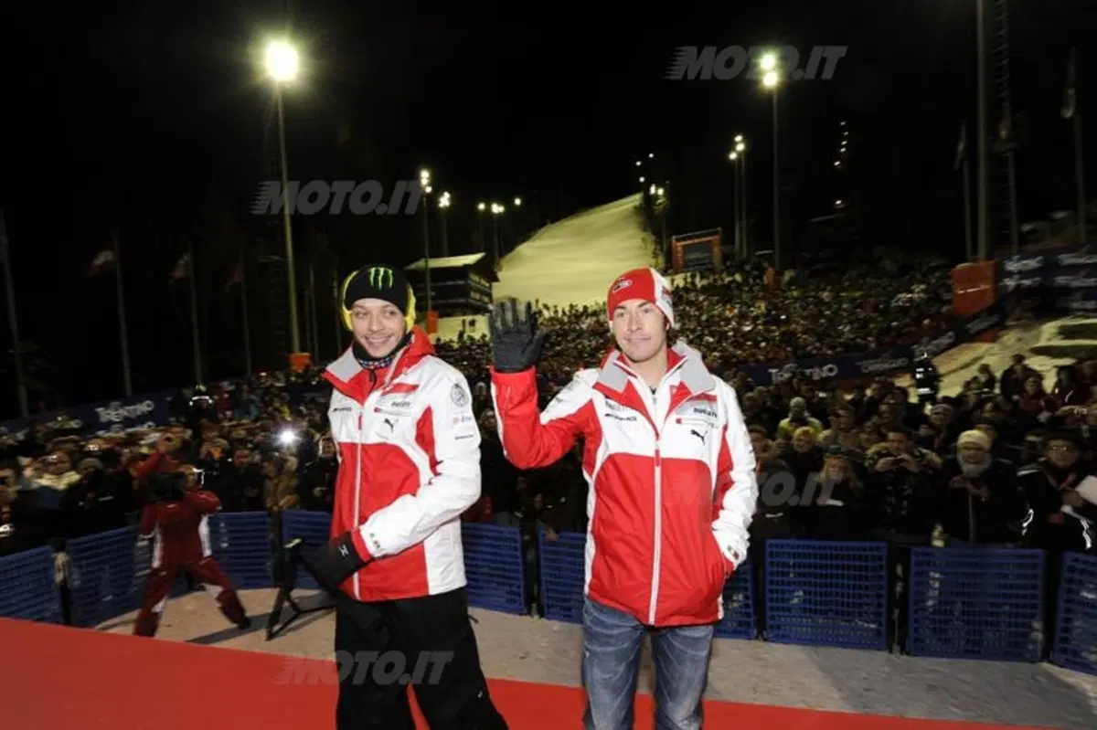 Wrooom 2012: Rossi in sella alla Desmosedici sulla neve! (28)