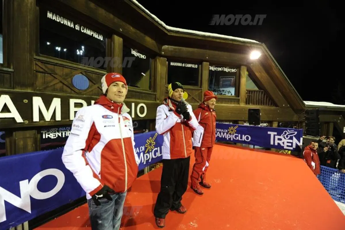 Wrooom 2012: Rossi in sella alla Desmosedici sulla neve! (34)