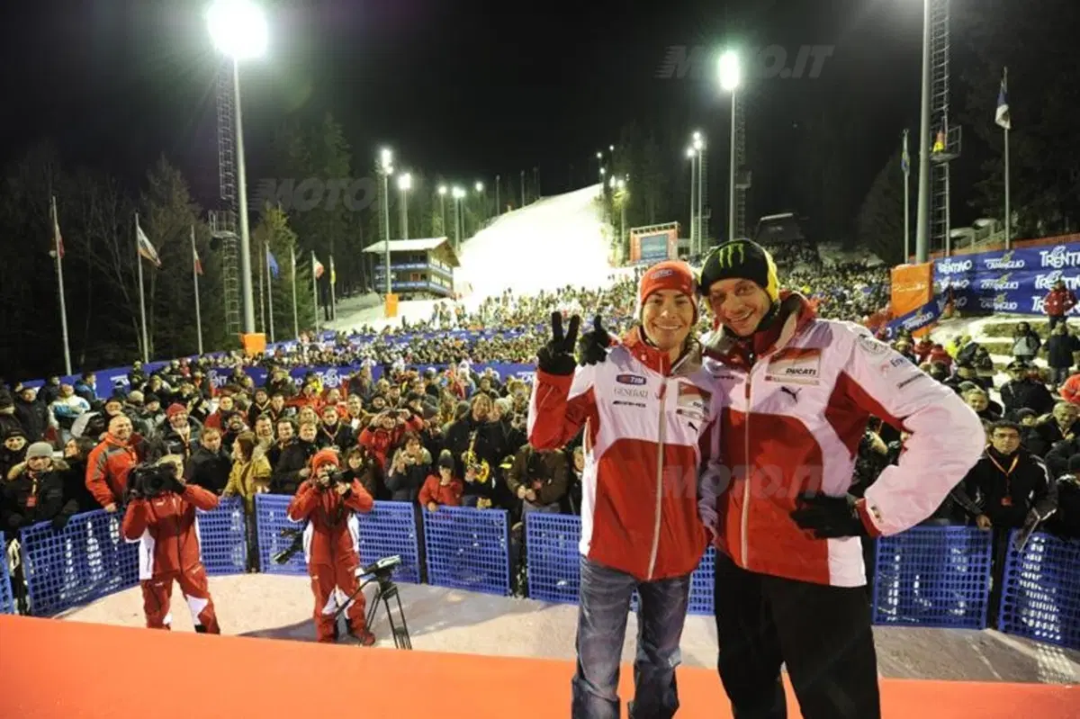 Wrooom 2012: Rossi in sella alla Desmosedici sulla neve! (37)
