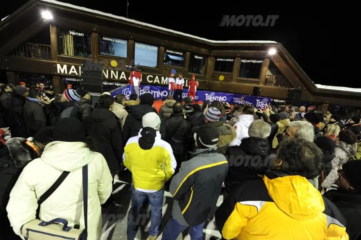 Wrooom 2012: Rossi in sella alla Desmosedici sulla neve! (45)