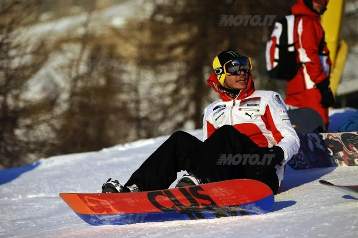 Wrooom 2012: Rossi in sella alla Desmosedici sulla neve! (47)