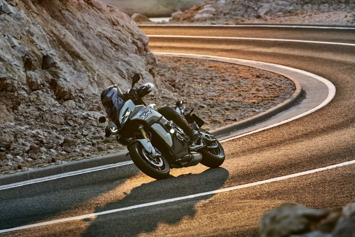 Nuova BMW S1000XR a EICMA 2019: foto, dati e prezzi (6)