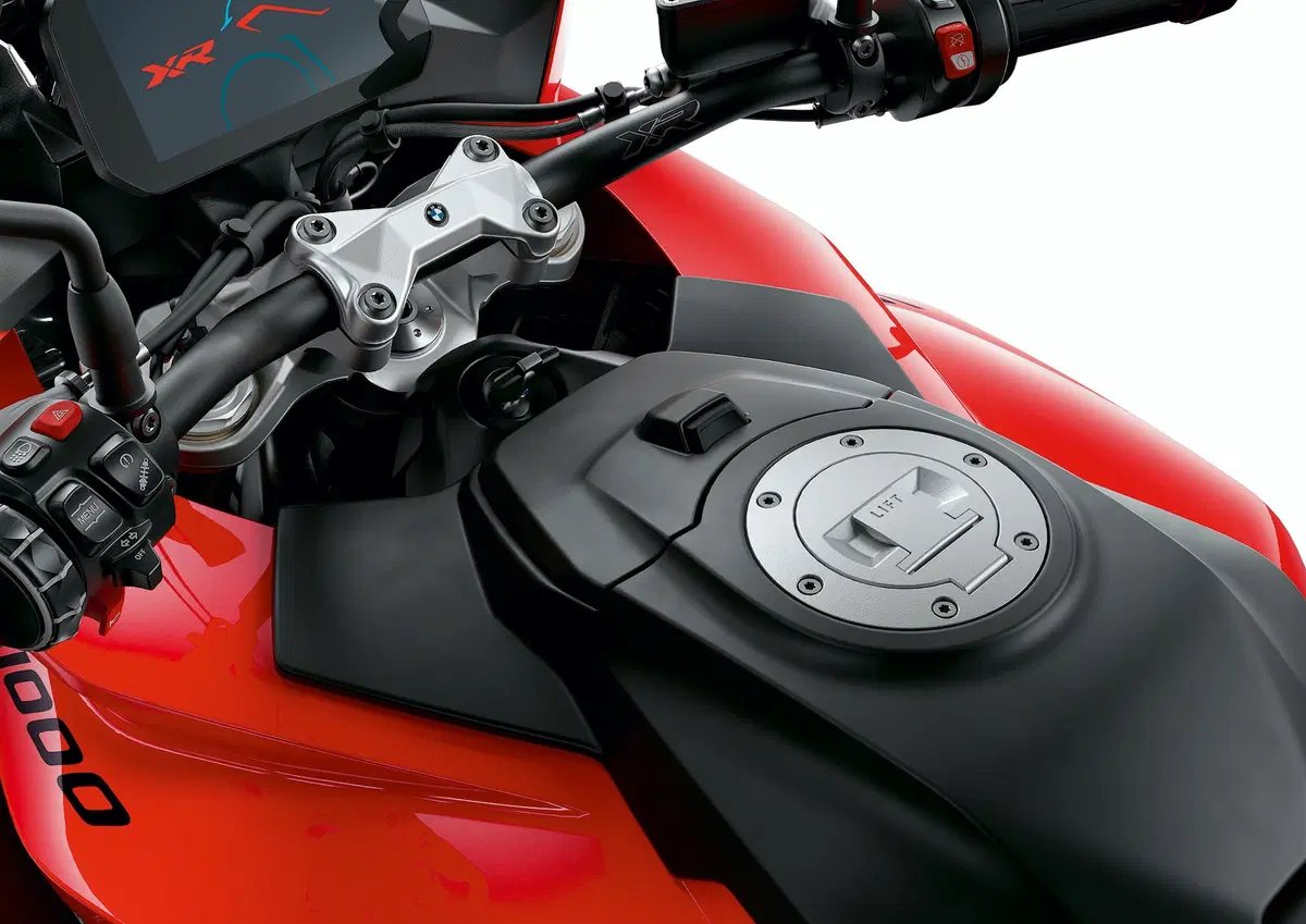 Nuova BMW S1000XR a EICMA 2019: foto, dati e prezzi (12)