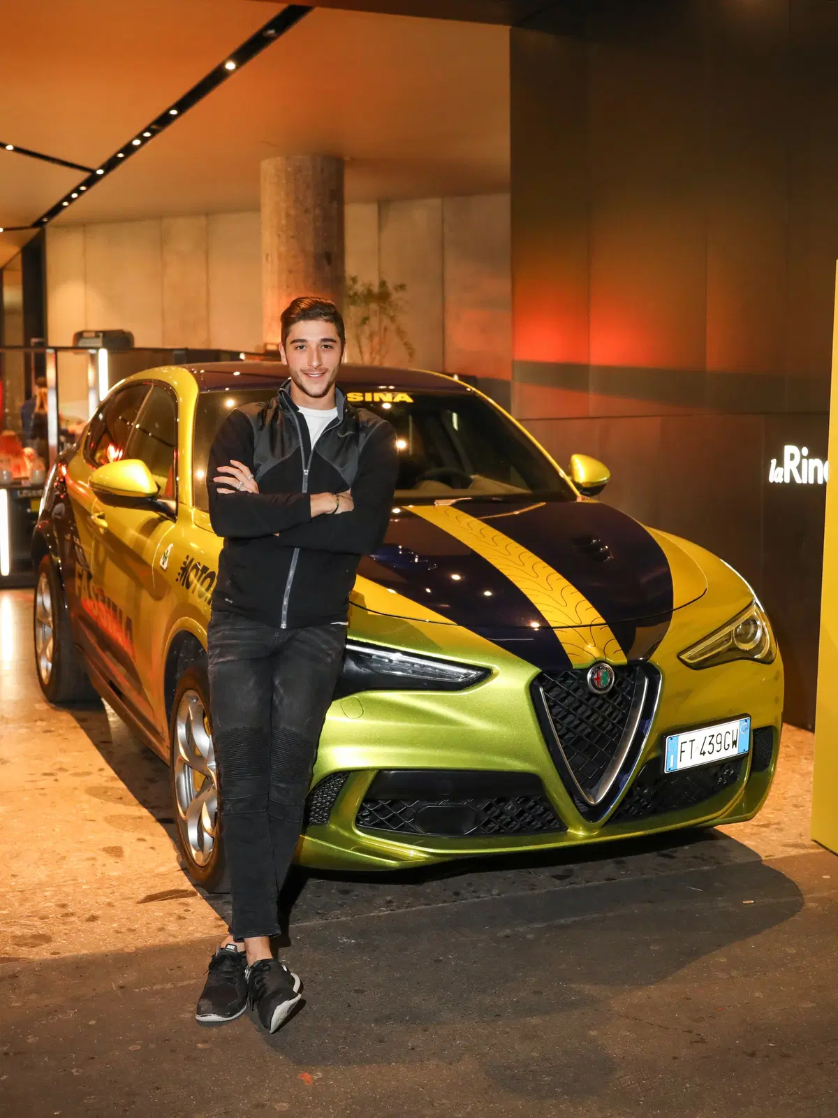 Fassina Experience: da Rho alla Rinascente su una Stelvio Quadrifoglio con Niccolò Canepa, Freccia V (8)