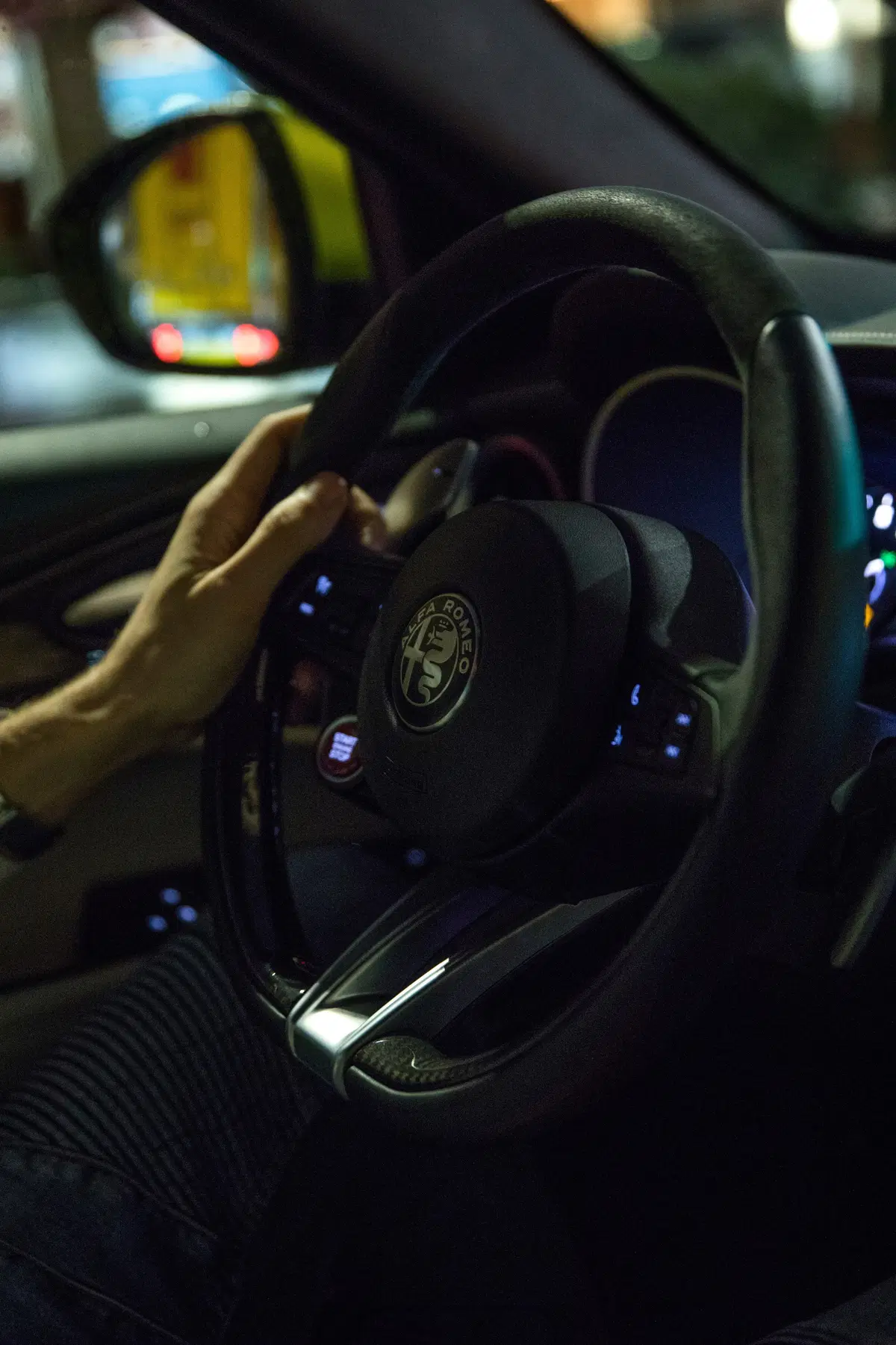 Fassina Experience: da Rho alla Rinascente su una Stelvio Quadrifoglio con Niccolò Canepa, Freccia V (13)