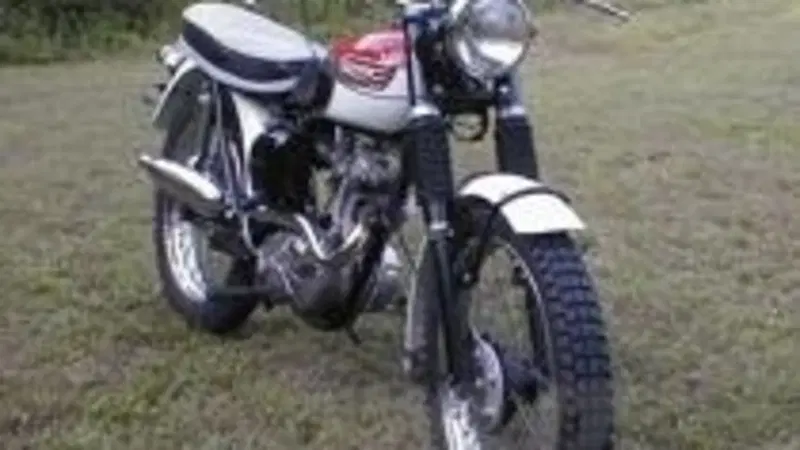 Harley e Triumph: parte dall'India il downsizing dei modelli