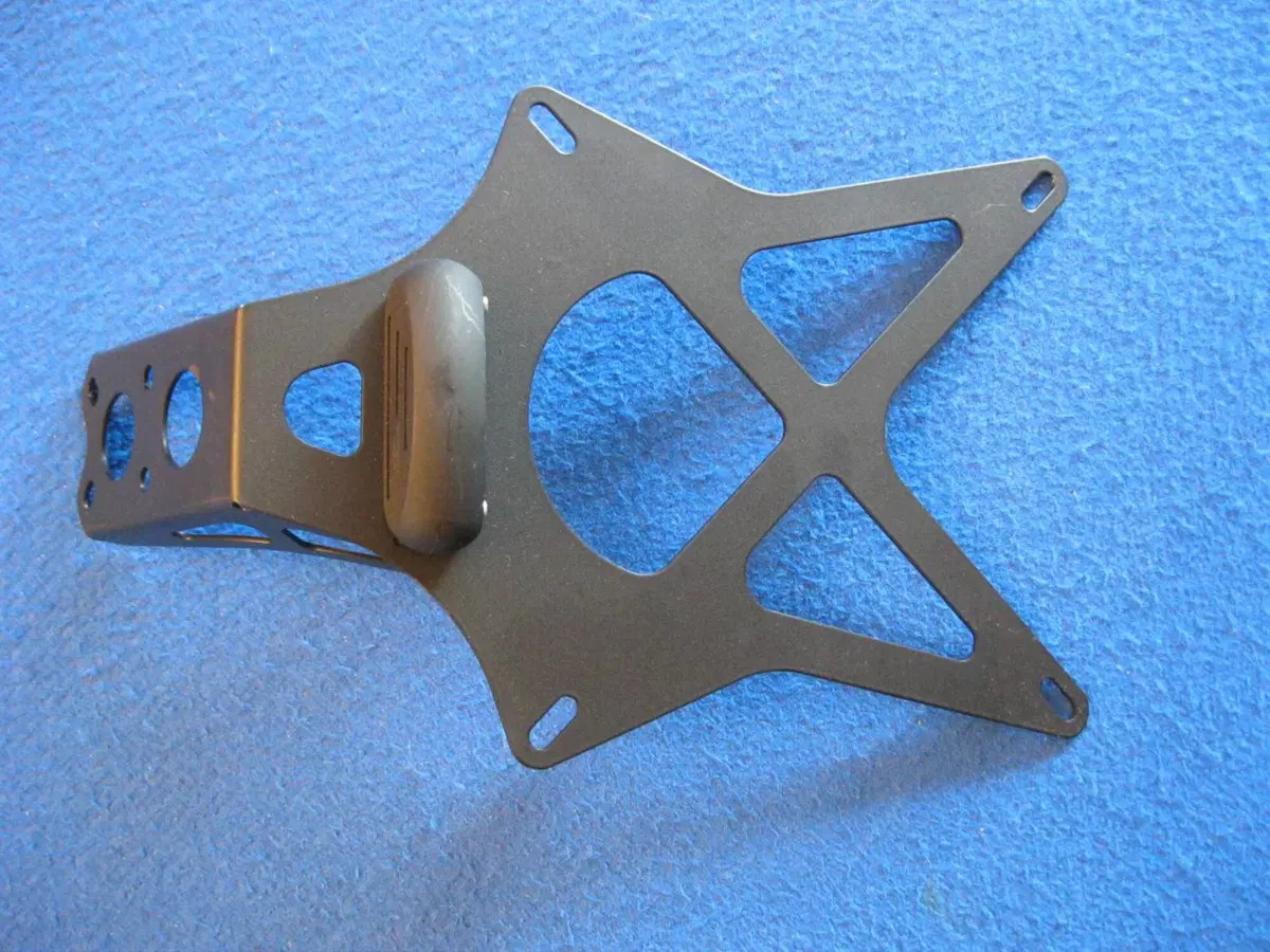 Porta targa racing De Pretto per Yamaha R1 '04 (3)
