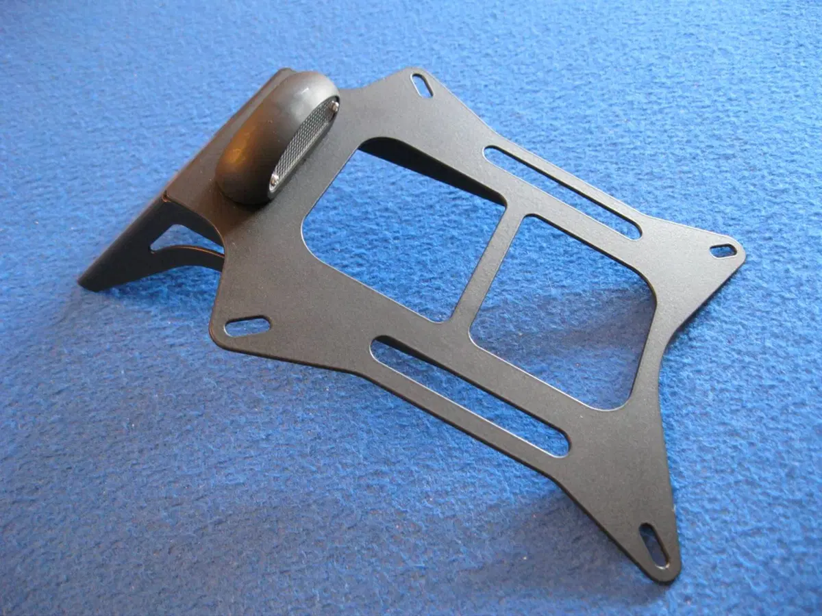 Porta targa racing De Pretto per Yamaha R6 '03 (3)