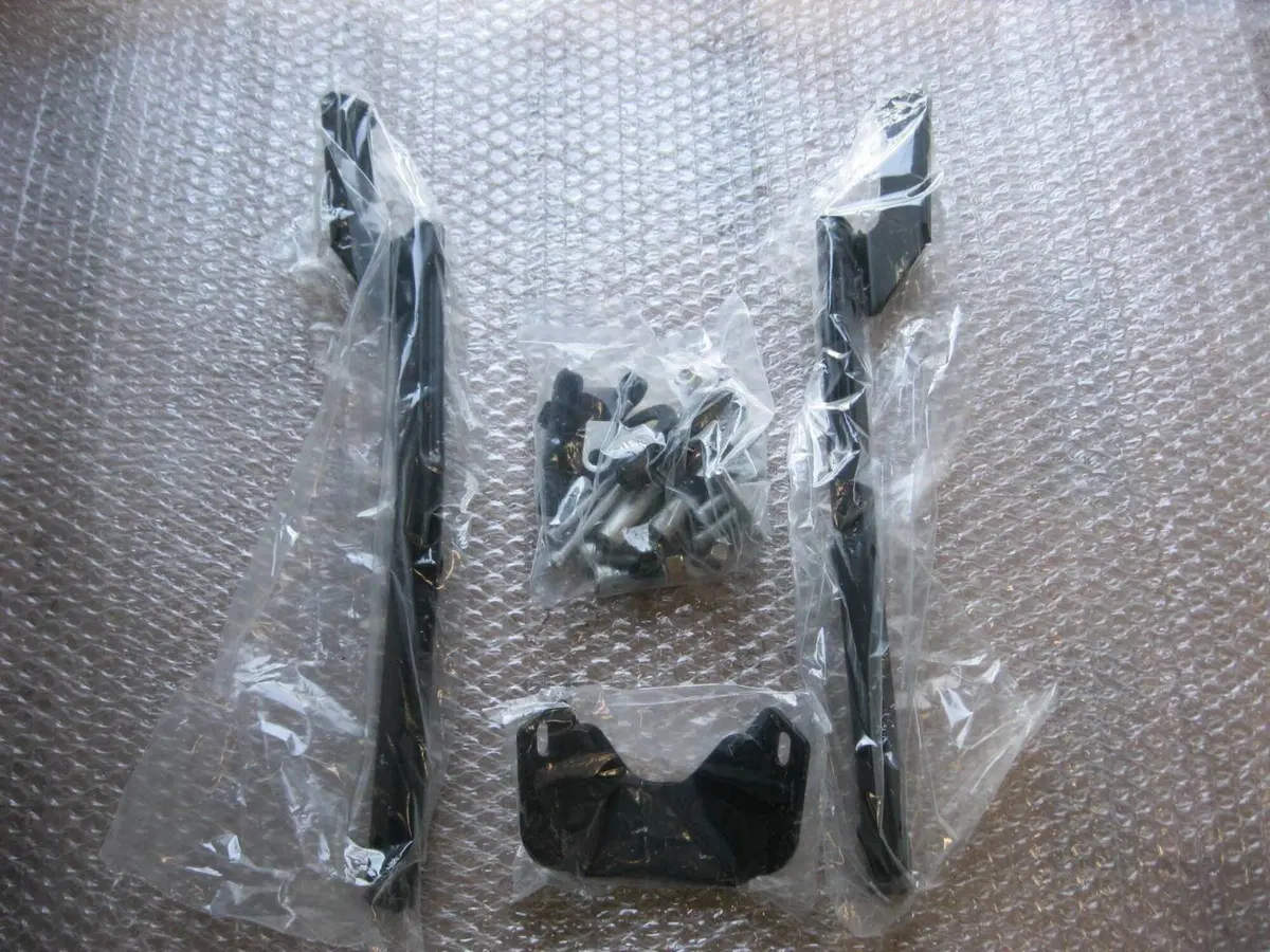 Givi SR 54 supporto bauletto Piaggio X9 250 (3)