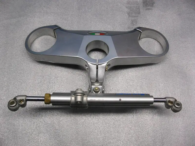 MV Agusta F4 1000 testa di sterzo Ohlins Öhlins