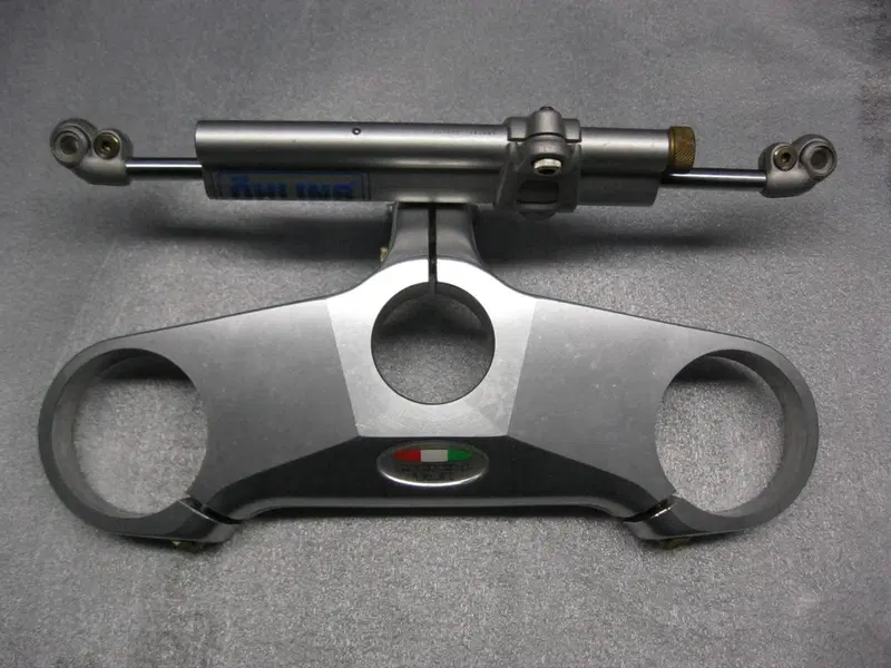 MV Agusta F4 1000 testa di sterzo Ohlins Öhlins (2)