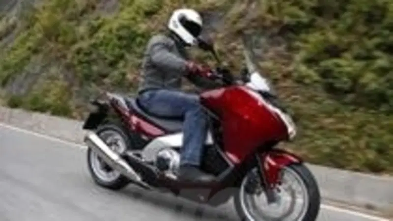Nuovi listini moto e scooter Honda