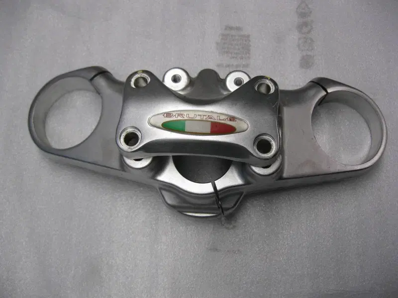 MV Agusta Brutale testa di sterzo