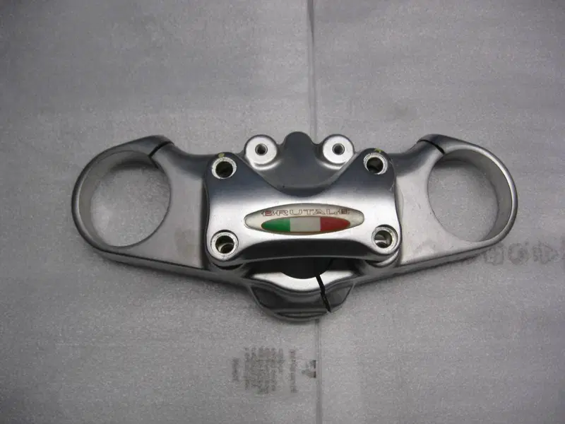 MV Agusta Brutale testa di sterzo (2)