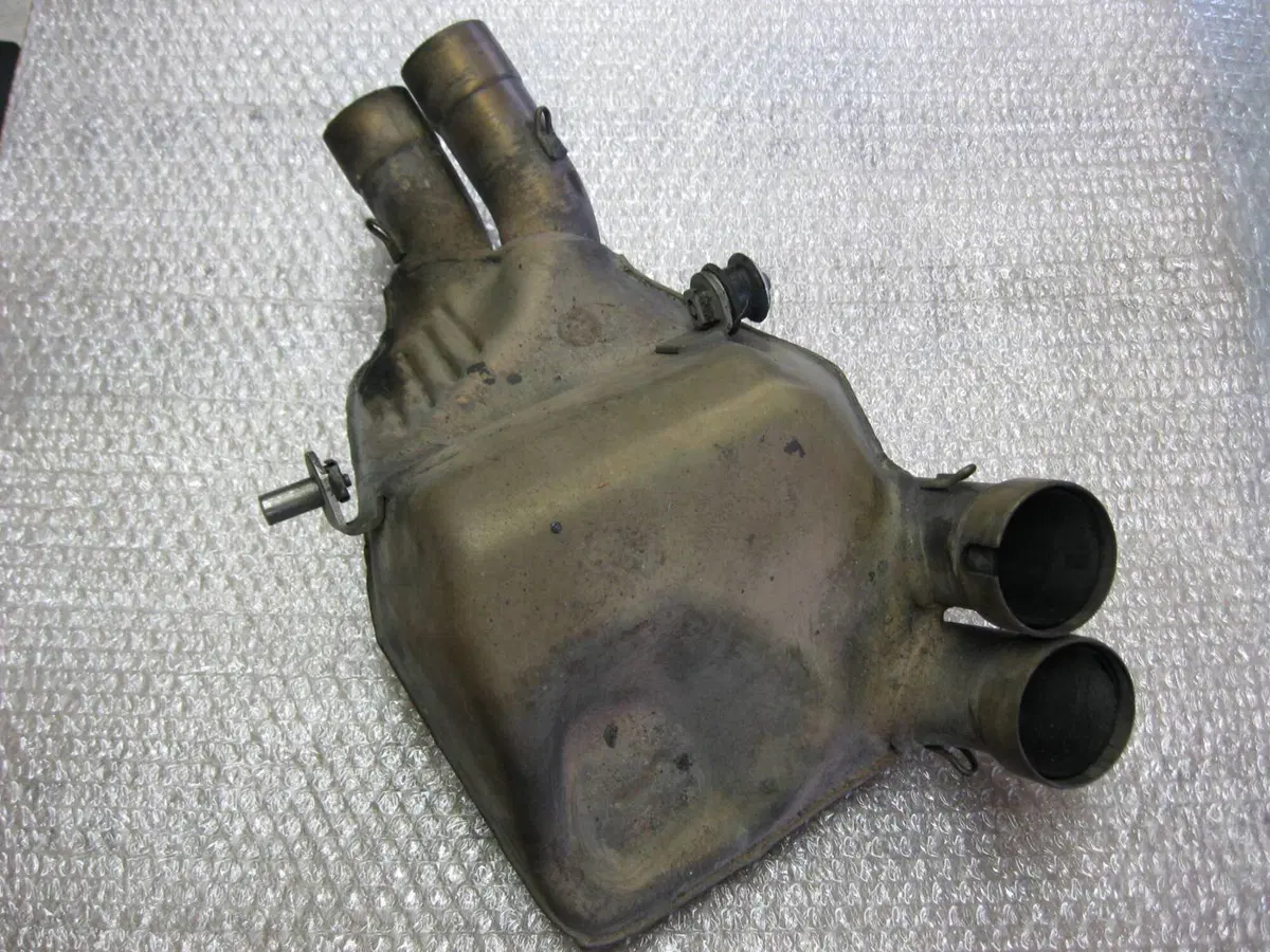 MV Agusta Brutale 750 / 910 catalizzatore (3)