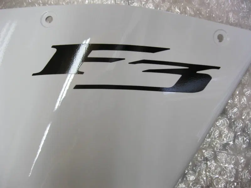 MV Agusta F3 675 bianca fiancata destra (2)