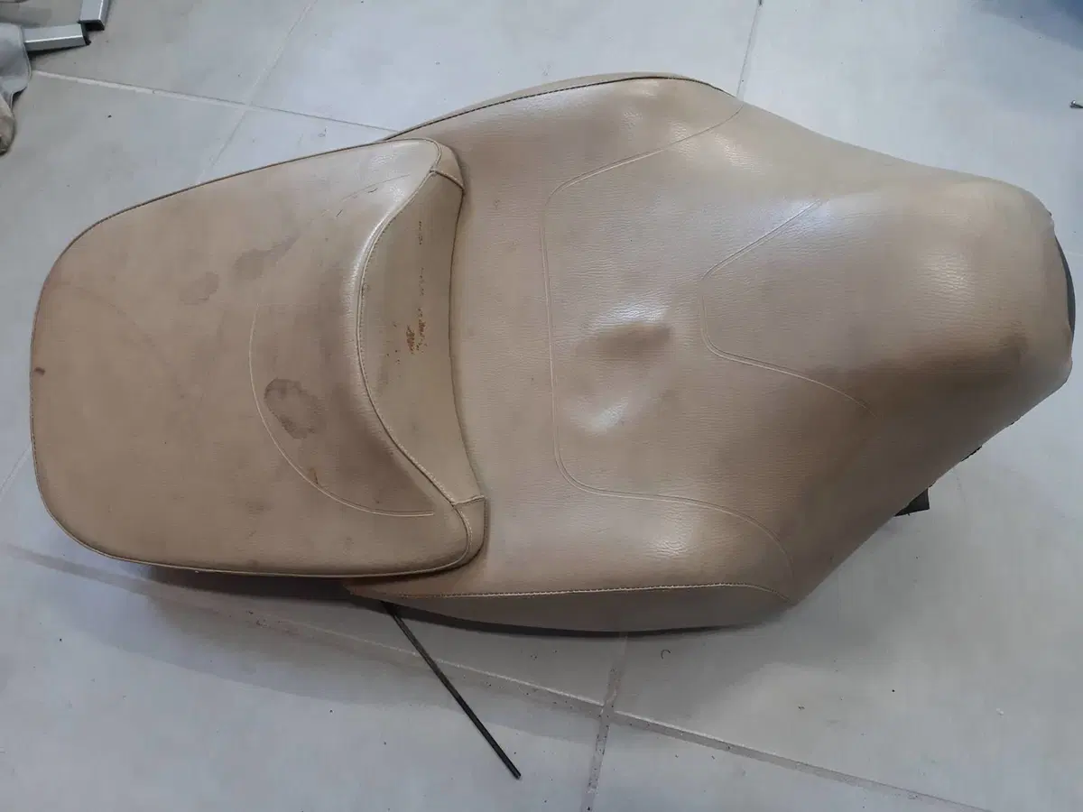 Sella Aprilia Scarabeo 125 - 150 (3)