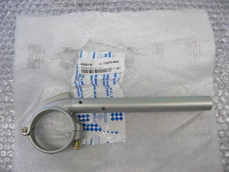 MV Agusta F4 1000 semimanubrio dx e sx (3)