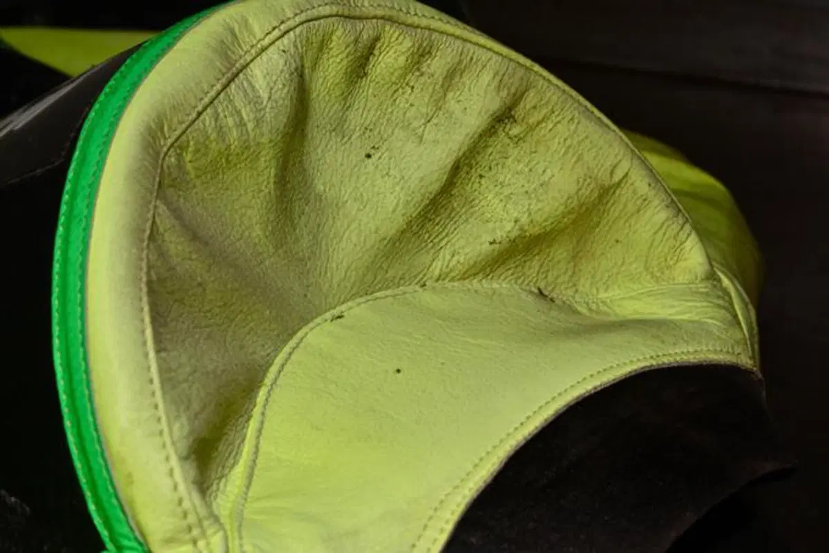 Motosplash e Liv.on per la cura della tuta di pelle (3)