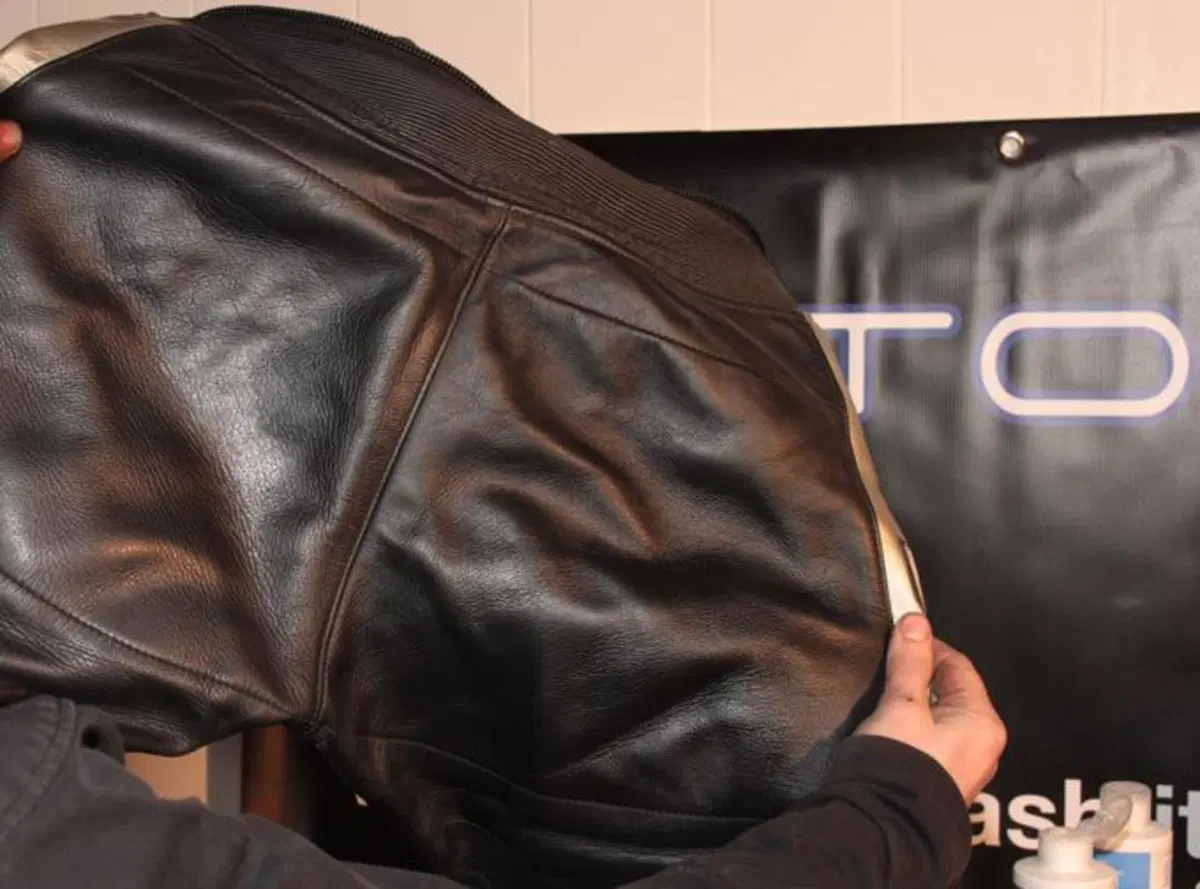 Motosplash e Liv.on per la cura della tuta di pelle (7)