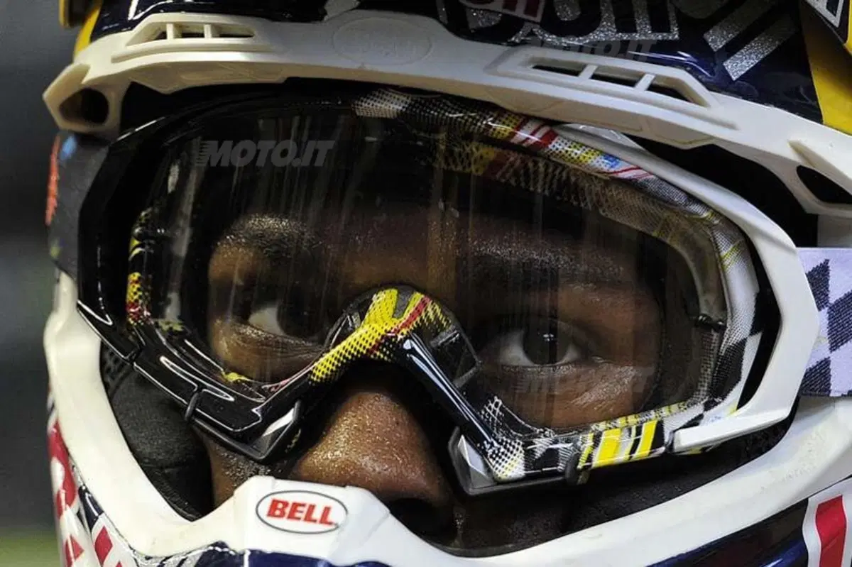 Le foto più spettacolari del Supercross di Phoenix  (20)