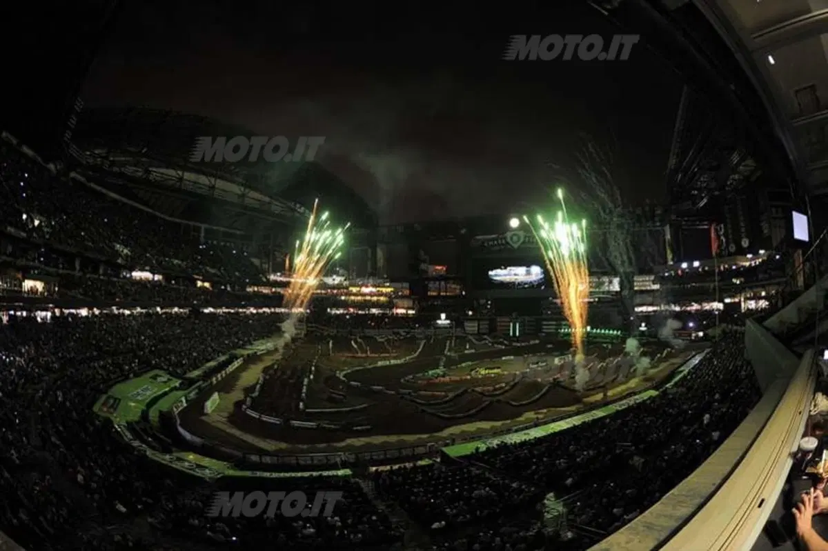 Le foto più spettacolari del Supercross di Phoenix  (74)