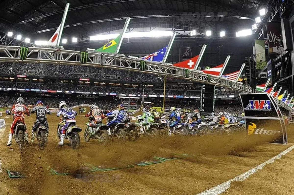 Le foto più spettacolari del Supercross di Phoenix  (77)