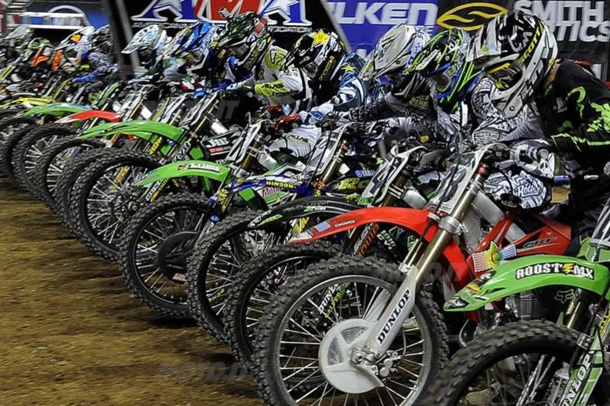 Le foto più spettacolari del Supercross di Phoenix  (80)