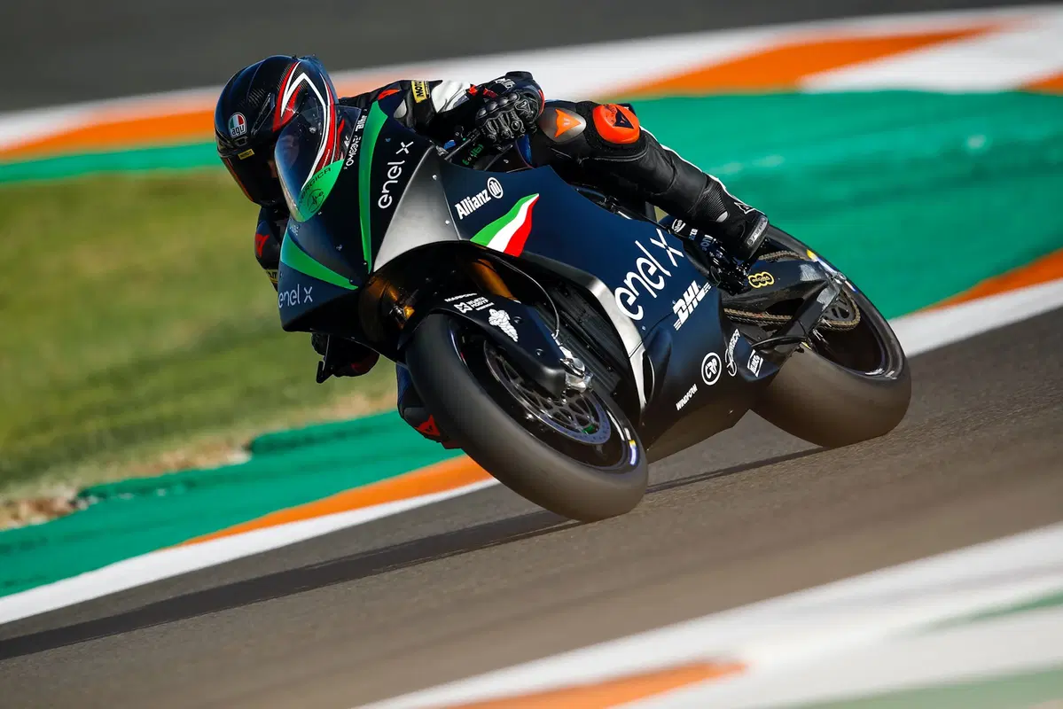 Ego Corsa MotoE TEST: elettrica da Mondiale (2)