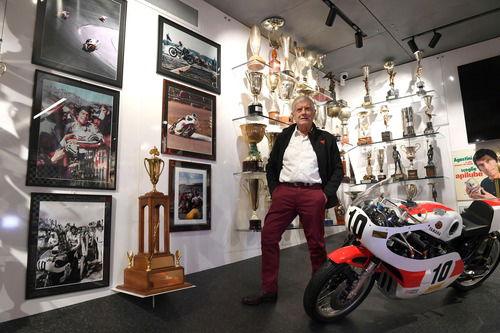 Giacomo Agostini e la nuova sala dei suoi trofei a Bergamo (3)