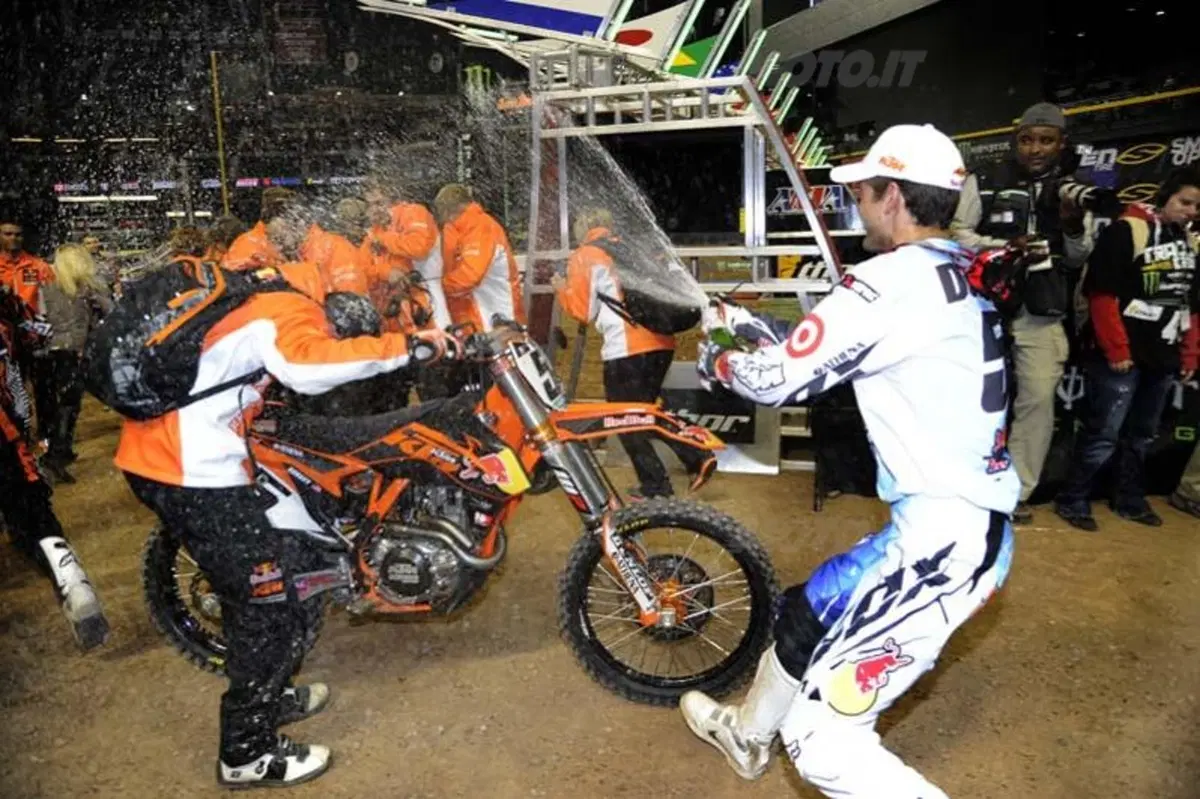 Le foto più spettacolari del Supercross di Phoenix  (97)