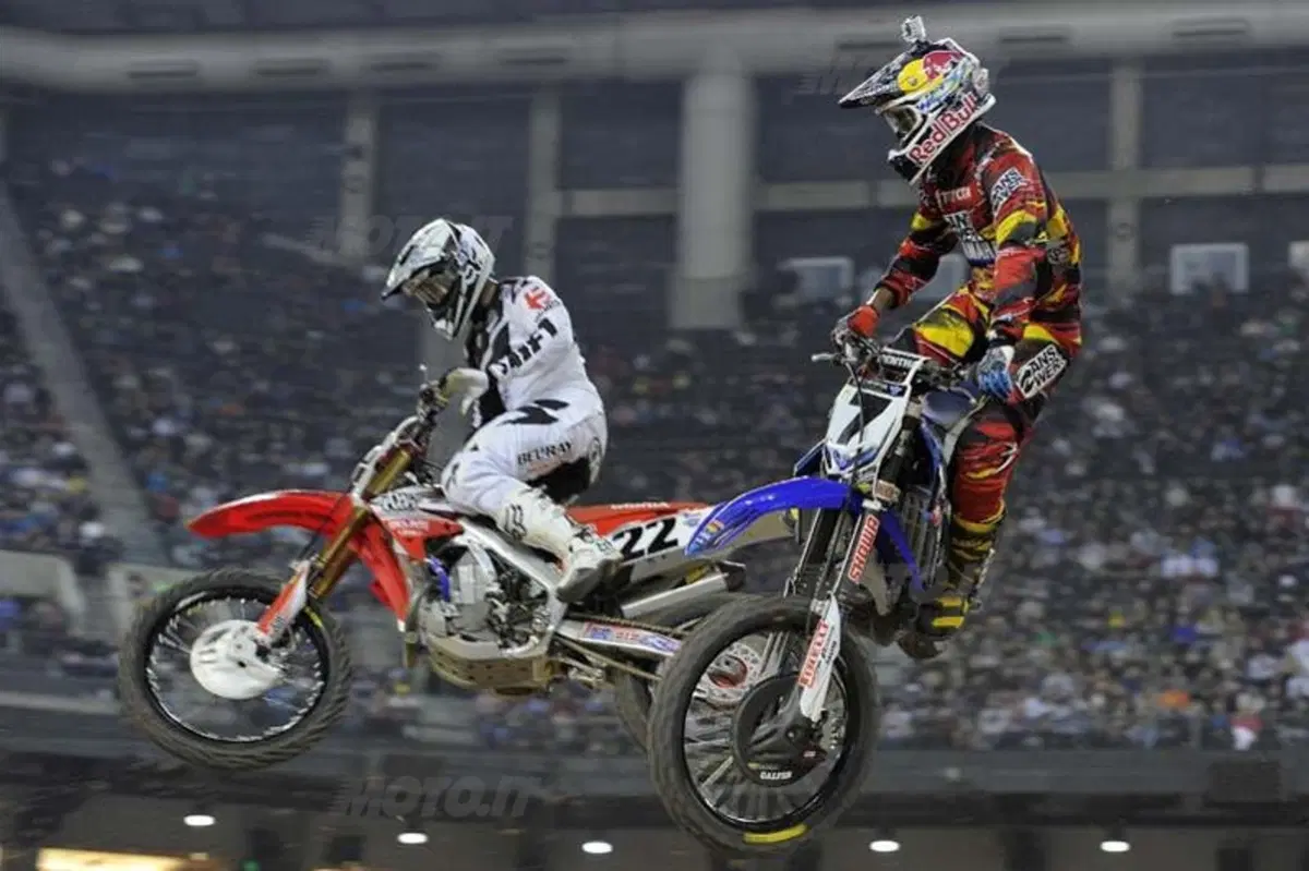 Le foto più spettacolari del Supercross di Phoenix  (104)