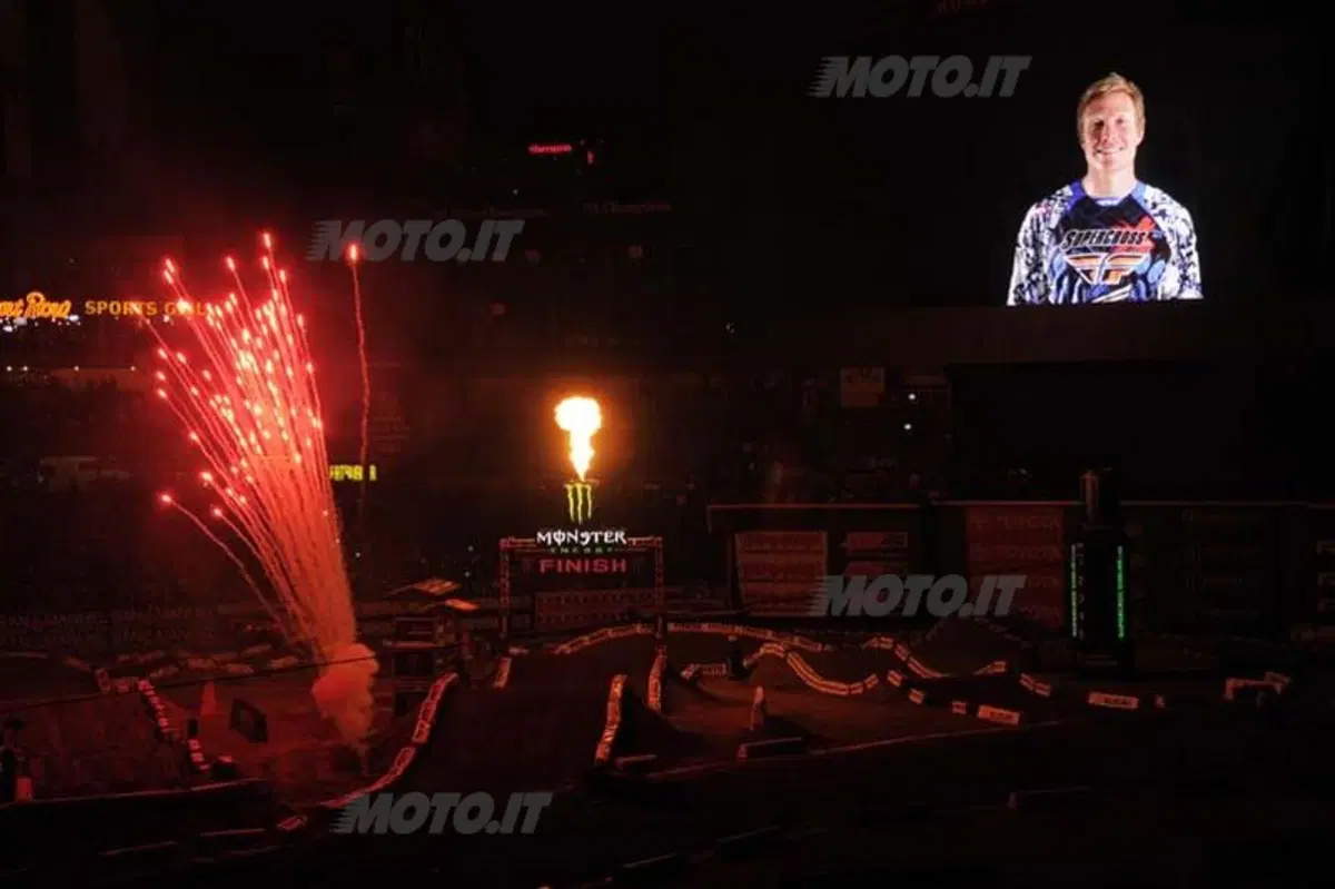 Le foto più spettacolari del Supercross di Phoenix  (116)