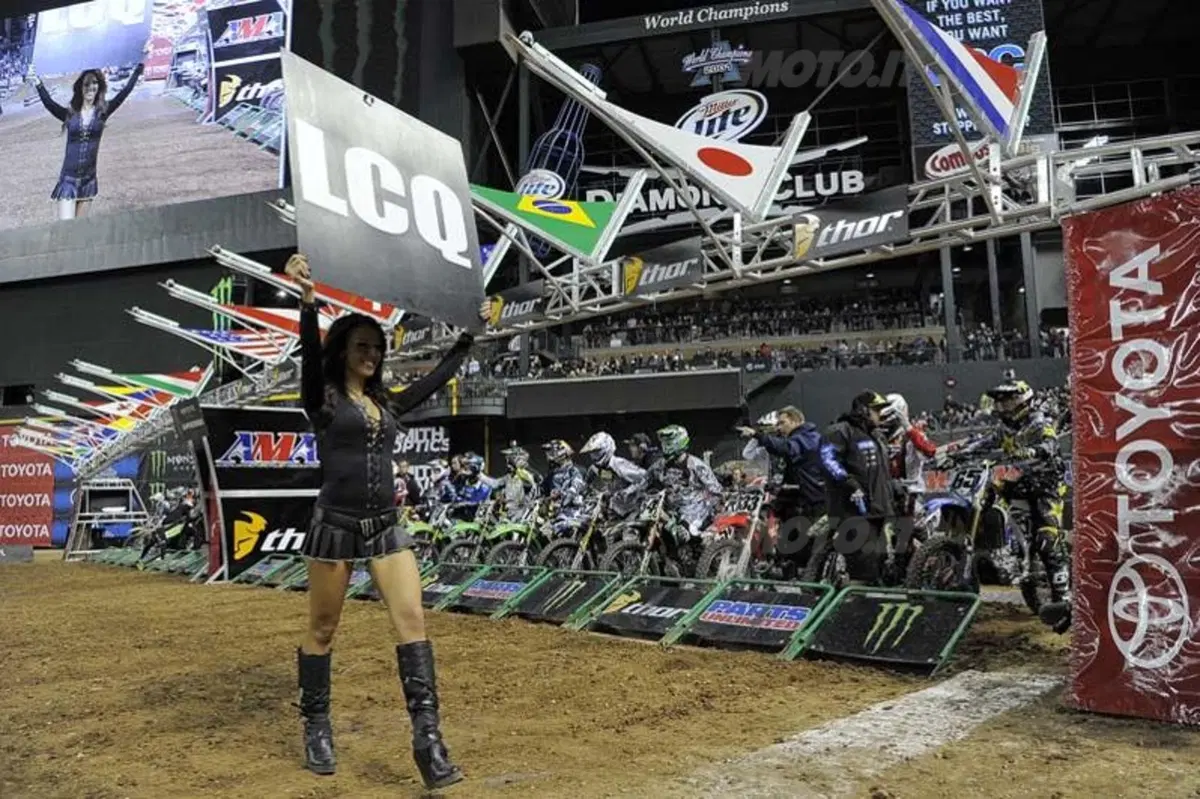 Le foto più spettacolari del Supercross di Phoenix  (117)