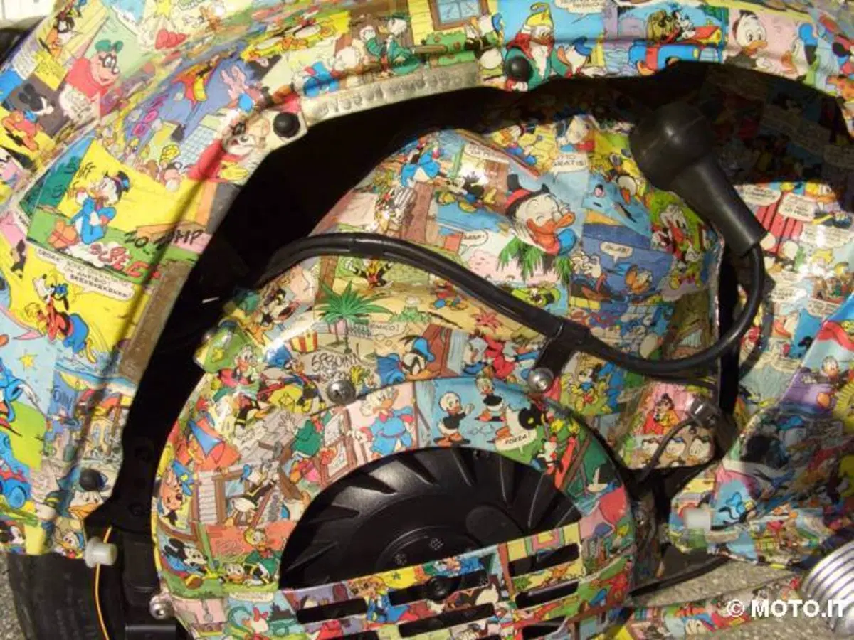 Le strane di Moto.it: Piaggio Vespa 50 special Topolino (4)