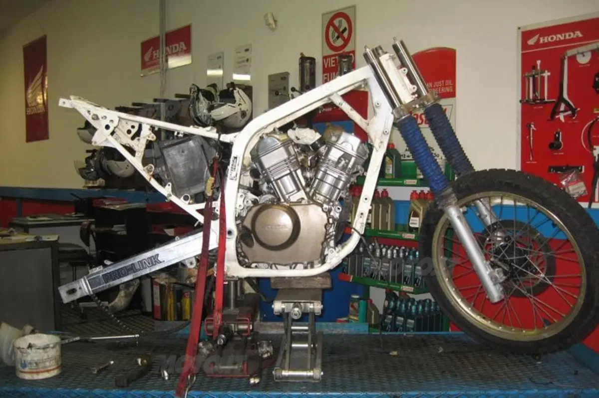 Come ti restauro l’Honda Africa Twin 650 (31)