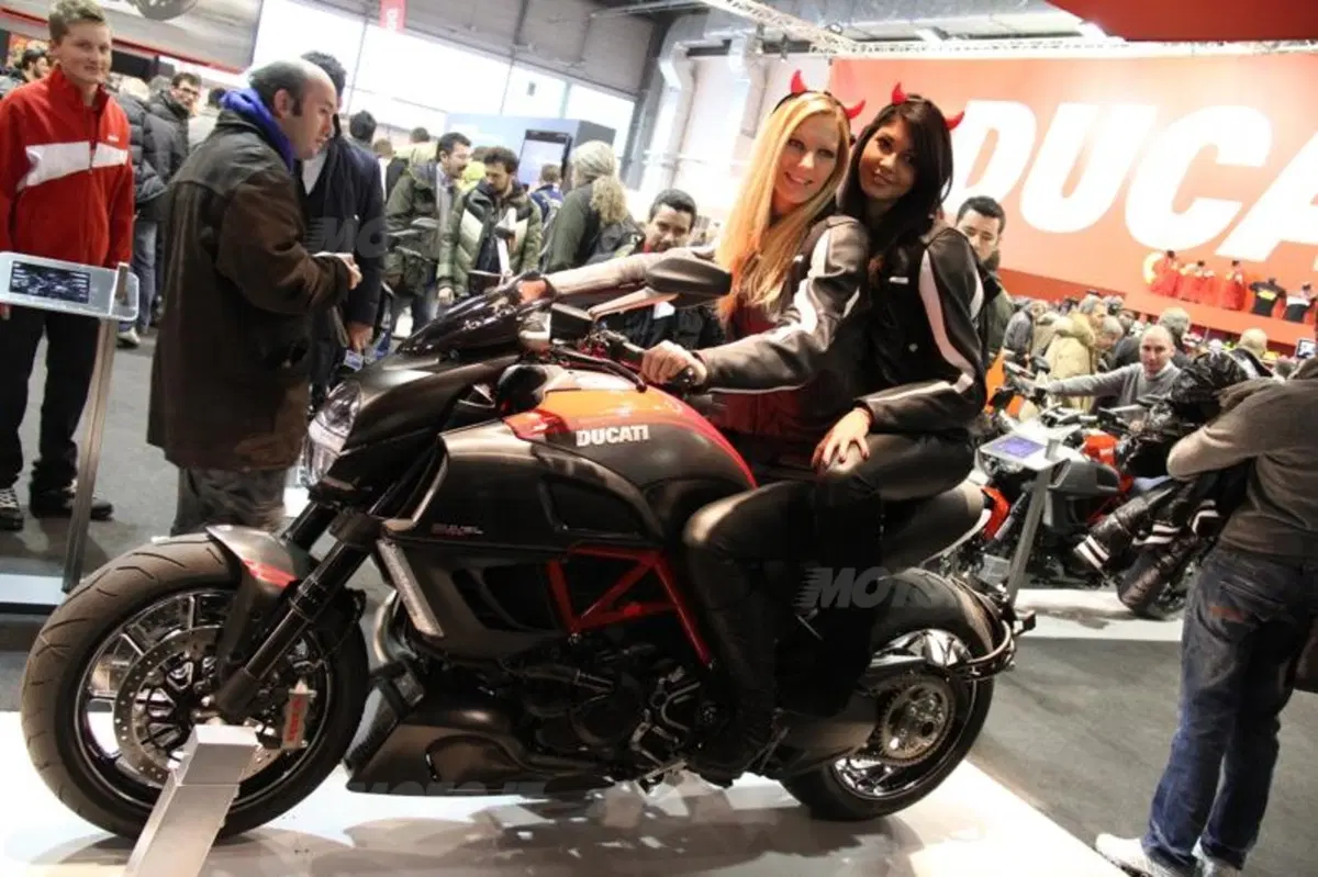 Le girls del Motor Bike Expo di Verona (15)