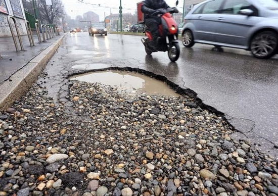 Incidente per buca? Paga l’ente proprietario