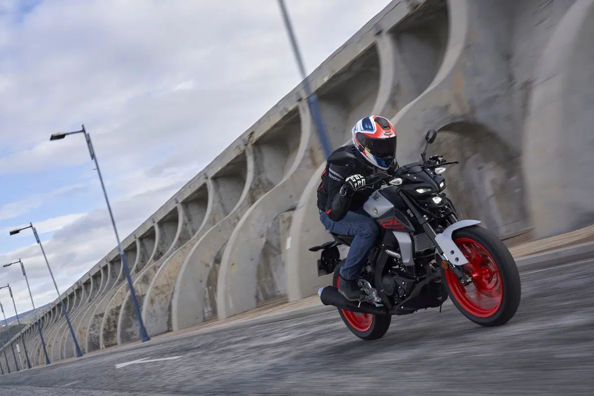 Yamaha MT-125 2020: look e grinta della MT-09 a portata di patente A1 (20)