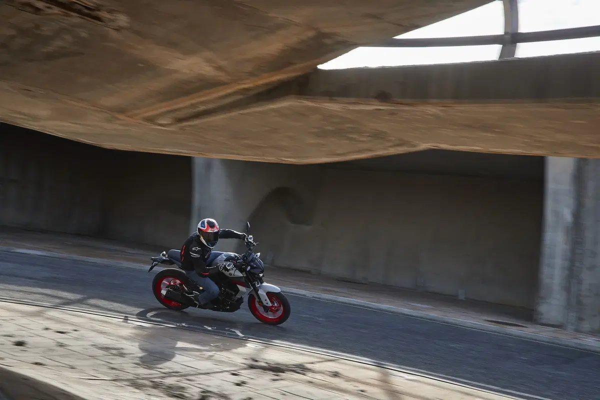 Yamaha MT-125 2020: look e grinta della MT-09 a portata di patente A1 (9)