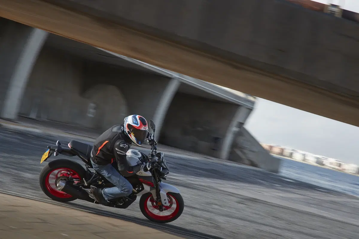 Yamaha MT-125 2020: look e grinta della MT-09 a portata di patente A1 (24)