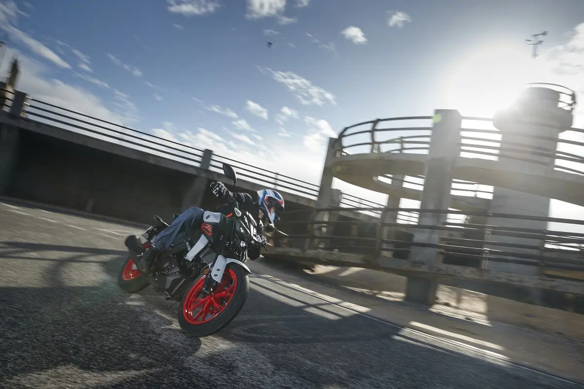Yamaha MT-125 2020: look e grinta della MT-09 a portata di patente A1 (3)