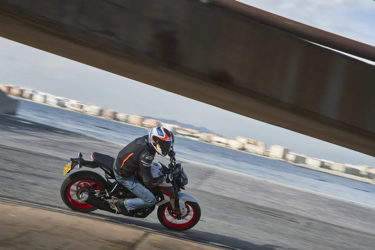 Yamaha MT-125 2020: look e grinta della MT-09 a portata di patente A1 (27)