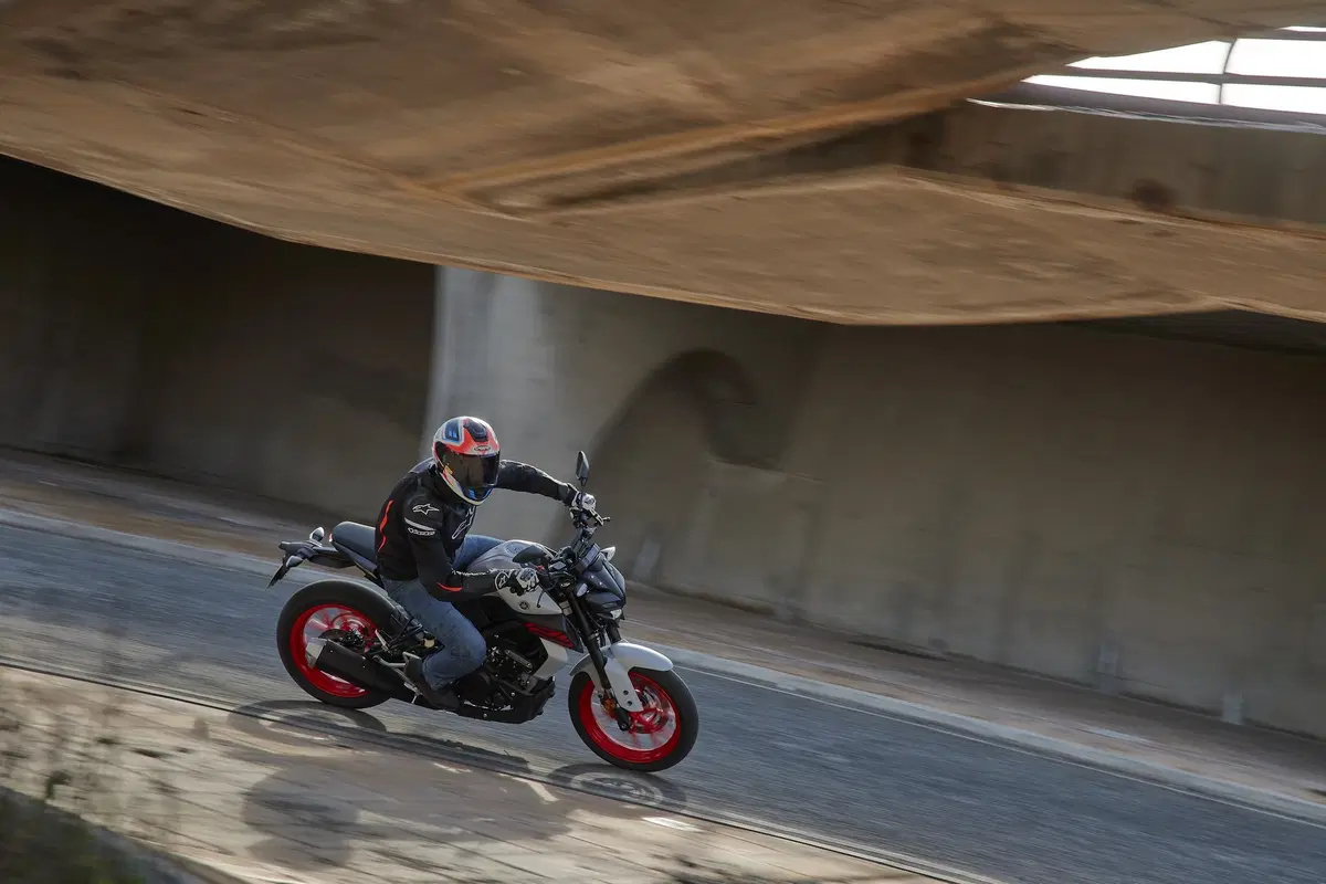 Yamaha MT-125 2020: look e grinta della MT-09 a portata di patente A1 (31)