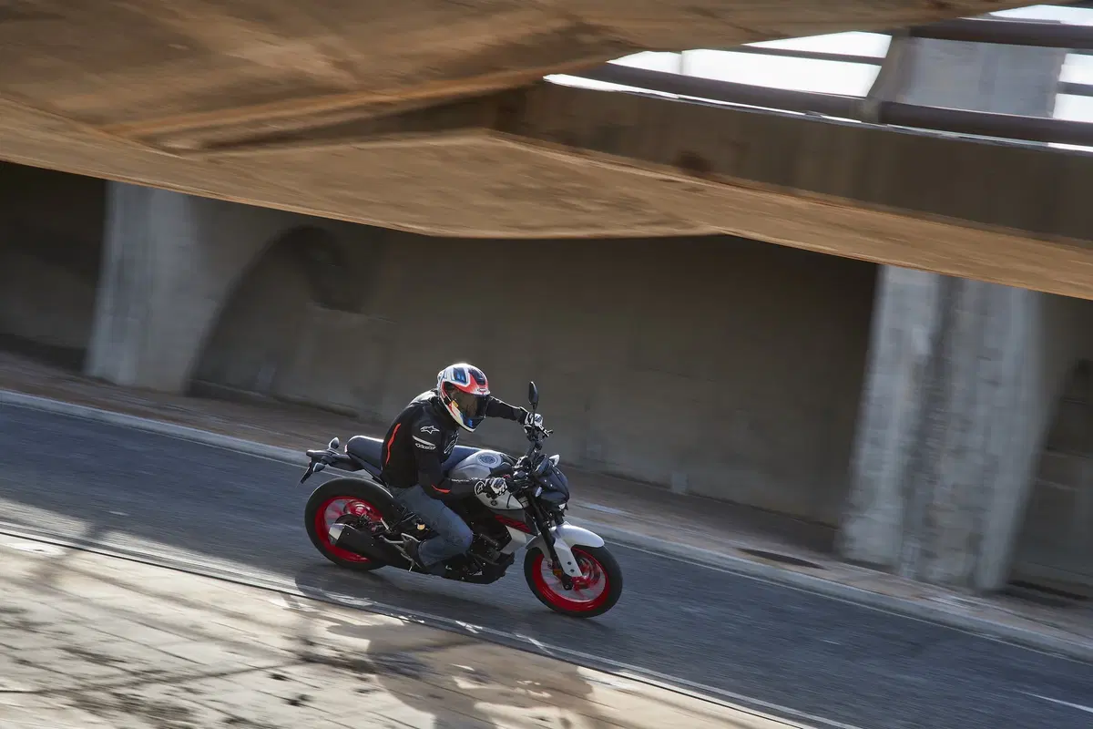 Yamaha MT-125 2020: look e grinta della MT-09 a portata di patente A1 (25)