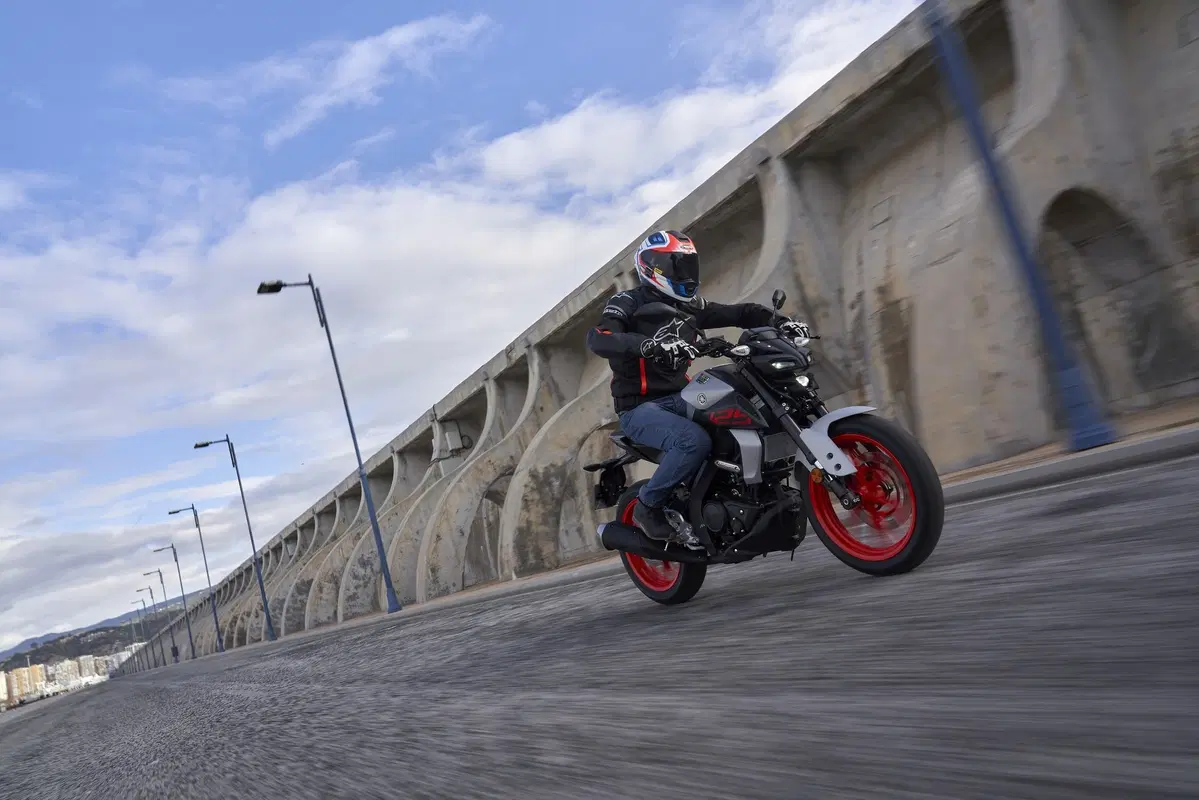 Yamaha MT-125 2020: look e grinta della MT-09 a portata di patente A1 (12)