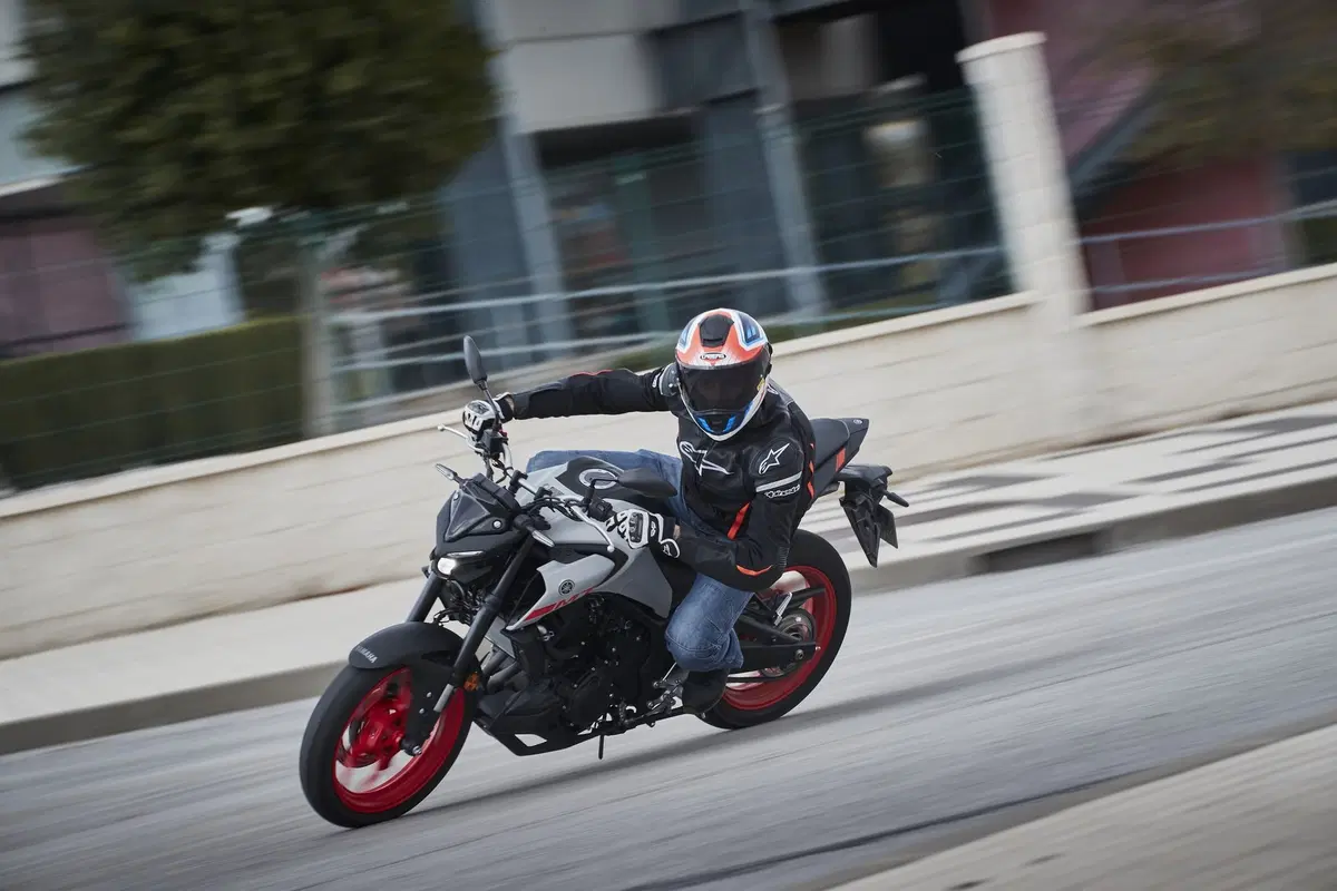 Yamaha MT-03 2020: la fun-bike diventa più facile e divertente (10)