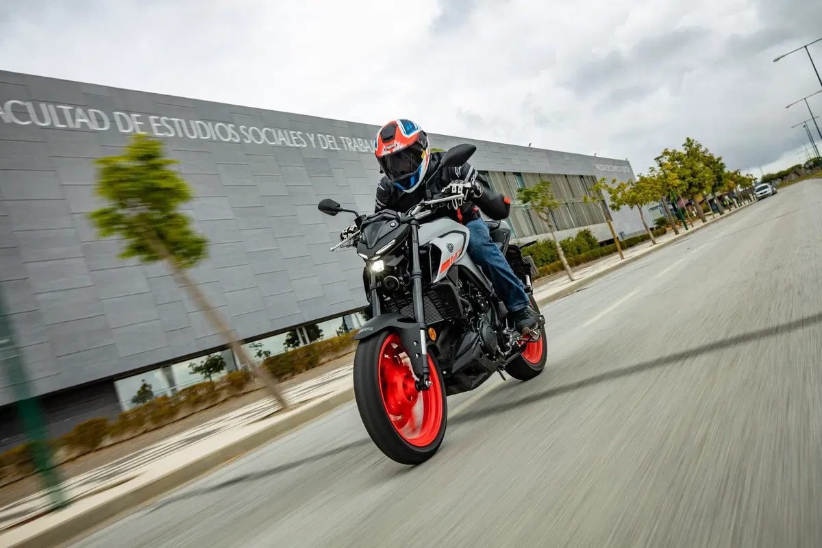 Yamaha MT-03 2020: la fun-bike diventa più facile e divertente (11)