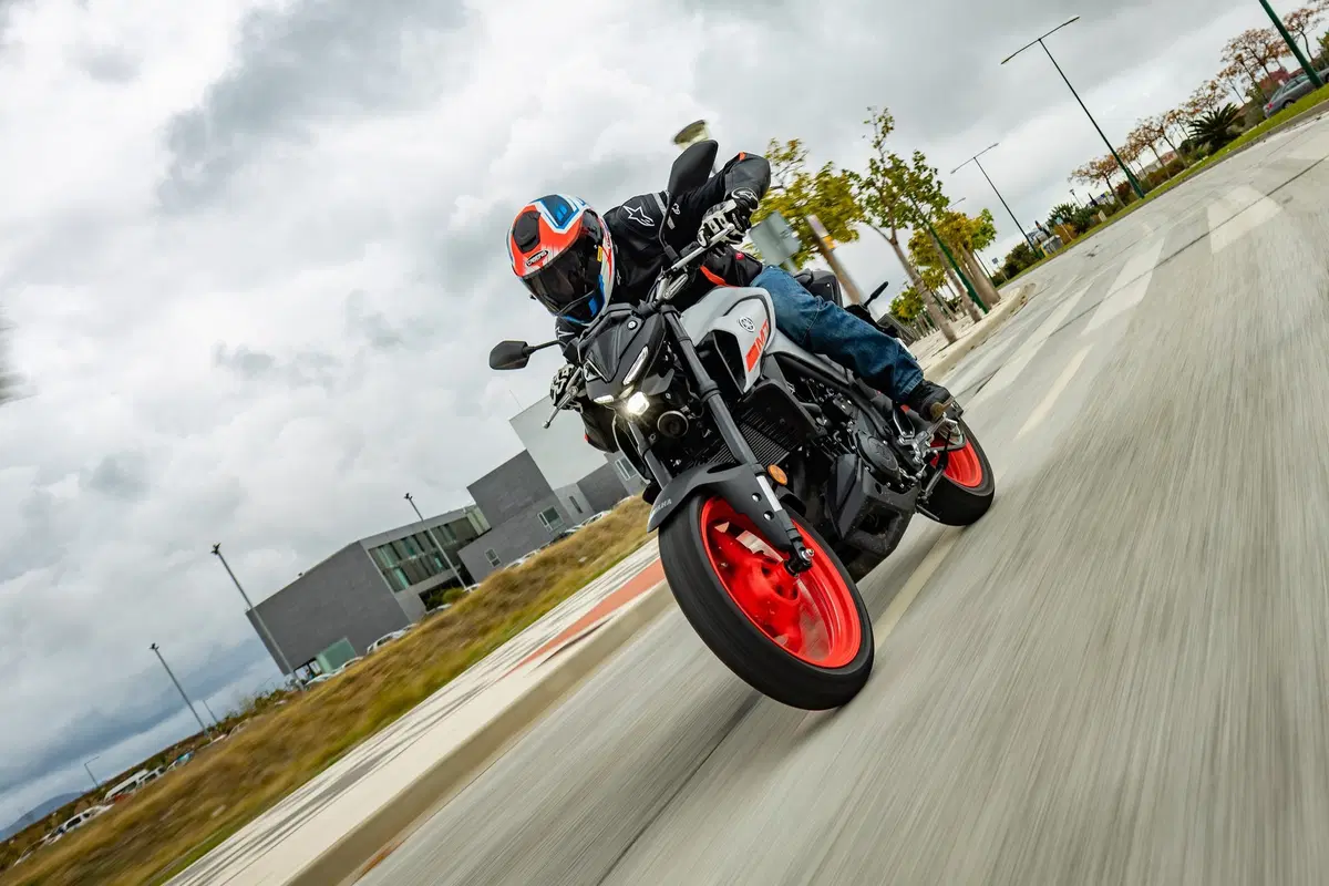 Yamaha MT-03 2020: la fun-bike diventa più facile e divertente (24)